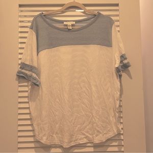 Forever 21 White and Light Blue T-Shirt 3X